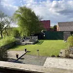 Huus Störtebeker Bed & Breakfast Dornumersiel