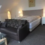 Huus Störtebeker Bed & Breakfast Dornumersiel